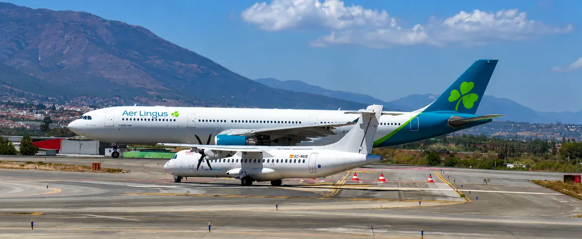 Aer Lingus A330 und ATR 72 auf dem Rollfeld des Flughafens Málaga