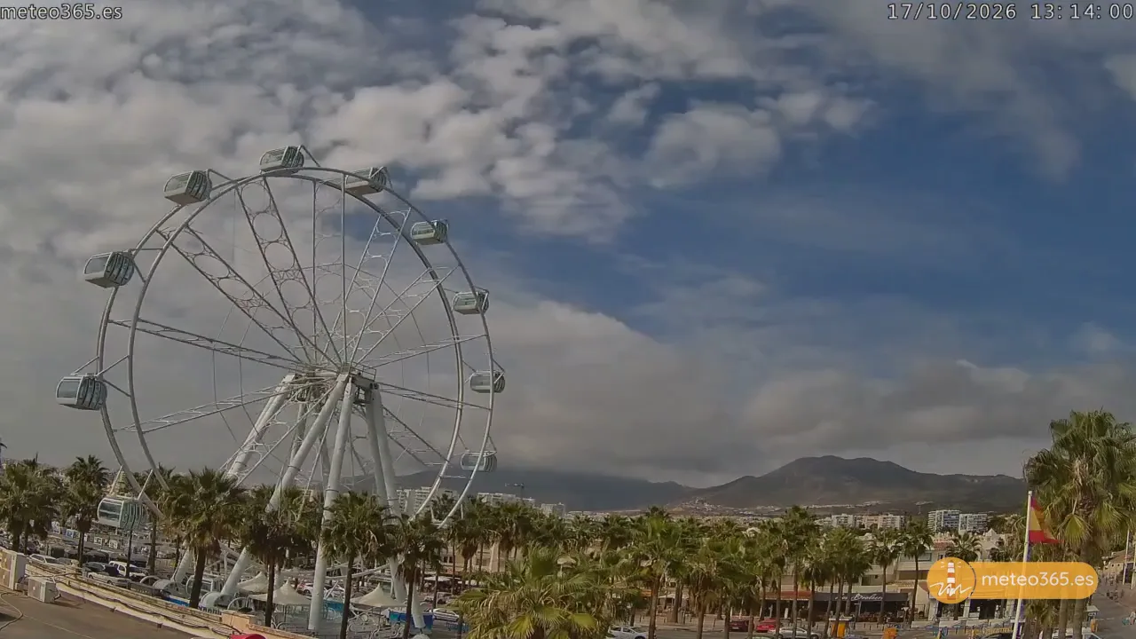 Two cloud layers over Benalmádena, moving in different directions