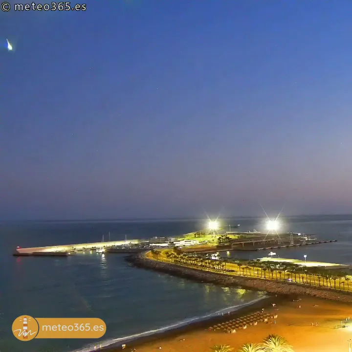 A bright fireball off the coast of Málaga