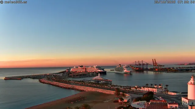 Three cruise ships at once in the Port of Málaga