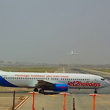 El aeropuerto de Málaga - Costa del Sol (AGP/LEMG) reporta actualmente 32 °C