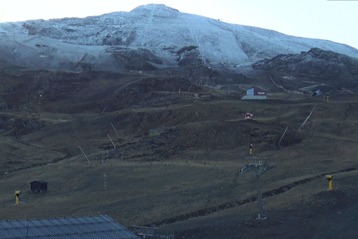 When does the Sierra Nevada open the 2025/26 ski season?