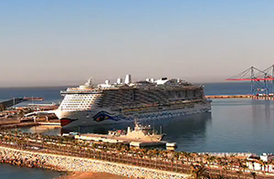 AIDAcosma atraca en Málaga