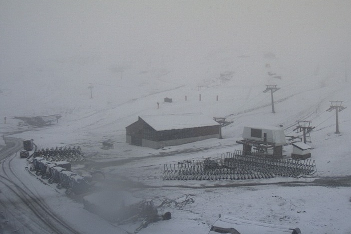 Crazy, it´s snowing in the Sierra Nevada
